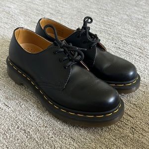 Dr. Martens low